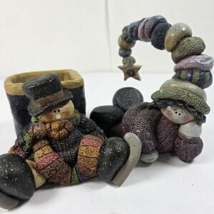 Winter Decor Resin figurine pebble Star hat snow indoor 2001 Santas workshop